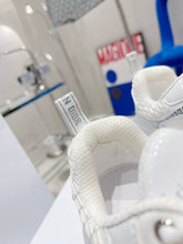 Load image into Gallery viewer, Christian Dior Vibe Sneakers