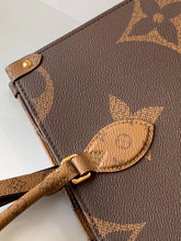 Load image into Gallery viewer, Louis Vuitton OnTheGo MM Tote Bag - LUXURY KLOZETT