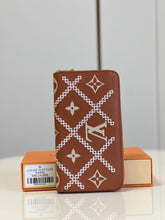 Load image into Gallery viewer, Louis Vuitton Zippy Wallet