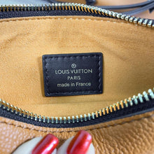 Load image into Gallery viewer, Louis Vuitton Crafty NeoNoe MM Bag