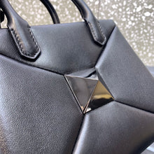 Load image into Gallery viewer, Valentino One Stud Small Bag