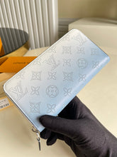 Load image into Gallery viewer, Louis Vuitton Zippy Wallet
