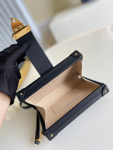 Load image into Gallery viewer, Louis Vuitton Petite Malle Bag