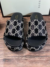 Load image into Gallery viewer, Gucci Angelina slide sandal - LUXURY KLOZETT