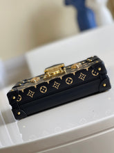 Load image into Gallery viewer, Louis Vuitton Petite Malle Bag