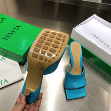 Load image into Gallery viewer, Bottega Veneta Stretch Heels