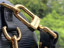 Load image into Gallery viewer, Louis Vuitton Papillon Trunk Bag