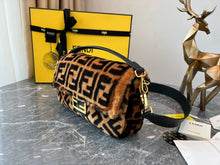 Load image into Gallery viewer, Fendi Baguette Bag