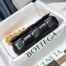 Load image into Gallery viewer, Bottega Veneta Chain Cassette Bag