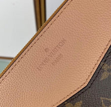 Load image into Gallery viewer, Louis Vuitton Daily Pouch