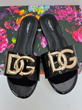 Load image into Gallery viewer, Dolce & Gabbana Polished Calfskin Sliders with DG logo
