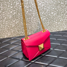 Load image into Gallery viewer, Valentino One Stud Bag With Chain