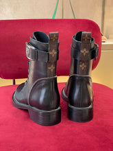 Load image into Gallery viewer, Louis Vuitton Boots