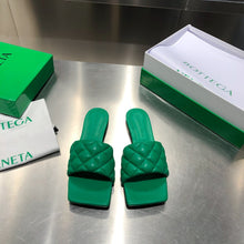 Load image into Gallery viewer, Bottega Veneta Lido Sandals