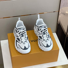 Load image into Gallery viewer, Louis Vuitton Runner Tatic Sneakers