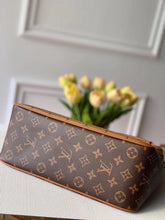 Load image into Gallery viewer, Louis Vuitton Dauphine MM Hobo Bag