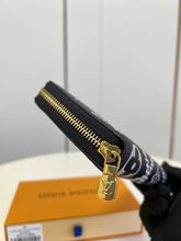 Load image into Gallery viewer, Louis Vuitton Zippy Wallet