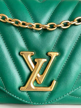 Load image into Gallery viewer, Louis Vuitton New Wave Chain Bag