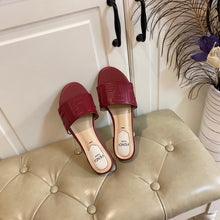 Load image into Gallery viewer, Fendi Signature Slides