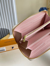 Load image into Gallery viewer, Louis Vuitton Zippy Wallet