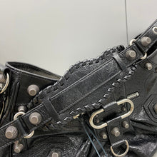 Load image into Gallery viewer, Balenciaga Le Cagole Medium Bag