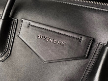 Load image into Gallery viewer, Givenchy Medium Antigona Soft Bag In Smooth Leather