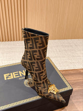 Load image into Gallery viewer, Fendi Fendace Boots