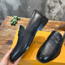 Load image into Gallery viewer, Louis Vuitton Loafer