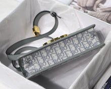 Load image into Gallery viewer, Christian Dior 30 Montaigne Bag