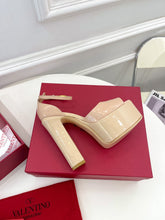 Load image into Gallery viewer, VALENTINO GARAVANI TAN-GO PLATFORM PATENT LEATHER SANDAL 155MM