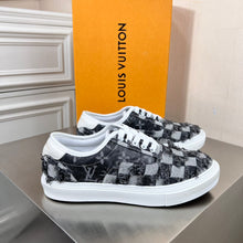 Load image into Gallery viewer, Louis Vuitton Ollie Sneakers