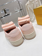 Load image into Gallery viewer, Fendi Match Sneakers