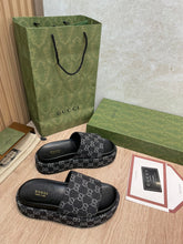 Load image into Gallery viewer, Gucci Platform Slide Sandal