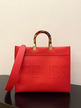 Load image into Gallery viewer, Fendi Sunshine Shopper Medium Bag