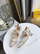 Load image into Gallery viewer, Fendi Colinri Slingback Heels