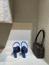 Load image into Gallery viewer, Versace La Medusa Slingback Pumps