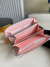 Load image into Gallery viewer, Louis Vuitton Zippy Wallet