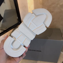 Load image into Gallery viewer, Balenciaga 2.0 Speed Sneakers
