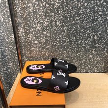 Load image into Gallery viewer, Louis Vuitton Lock it flat Mule