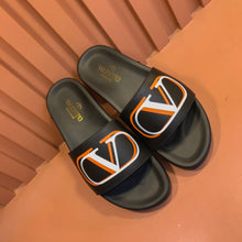 Load image into Gallery viewer, Valentino Slides