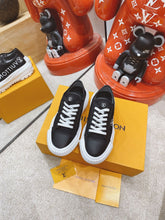 Load image into Gallery viewer, Louis Vuitton Squad Sneaker
