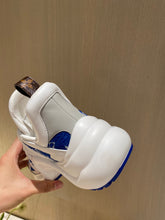 Load image into Gallery viewer, Louis Vuitton Archlight Sneaker