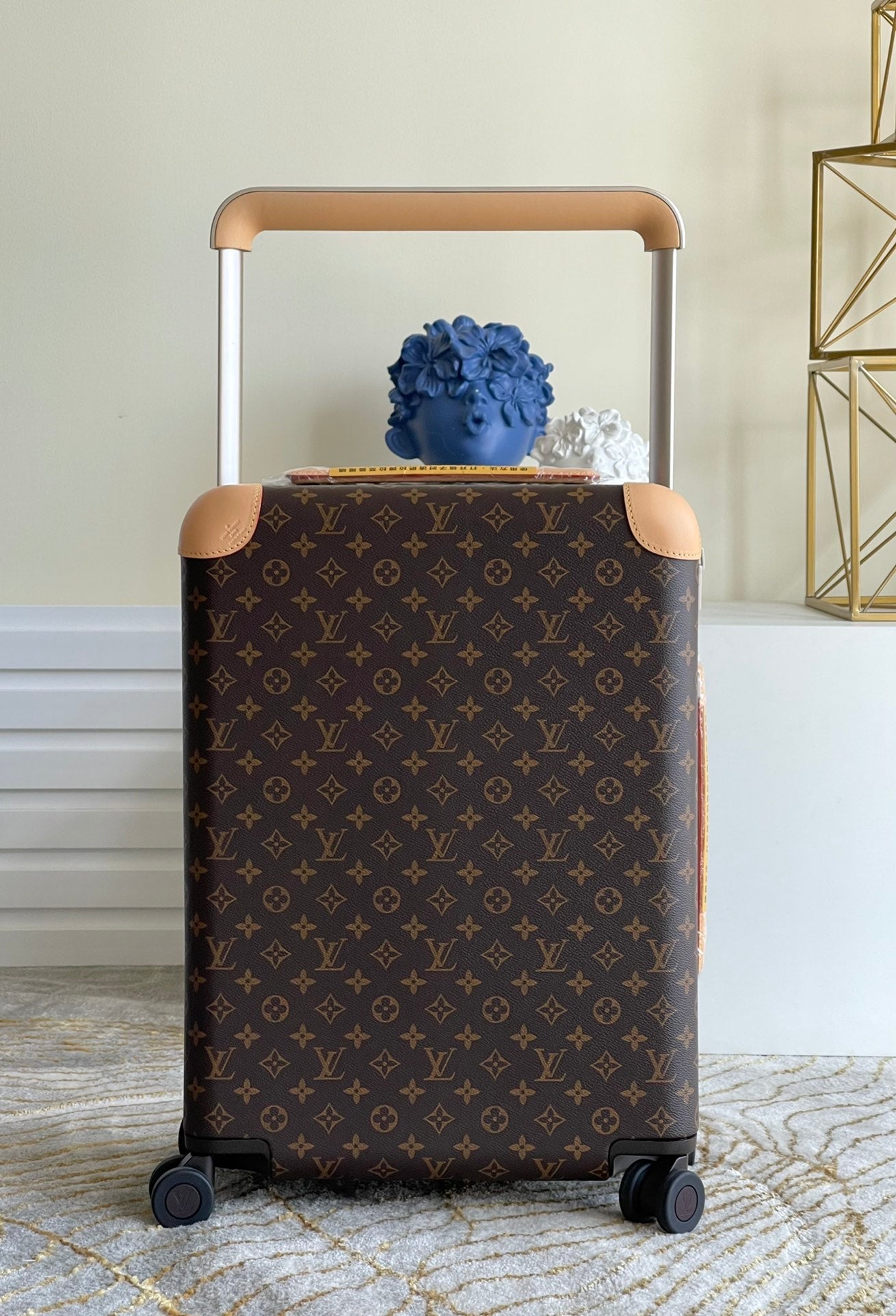 Louis Vuitton Horizon 50 Suitcase - Main Image