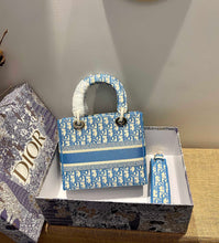 Load image into Gallery viewer, Christian Dior Medium Lady D Lite Bag