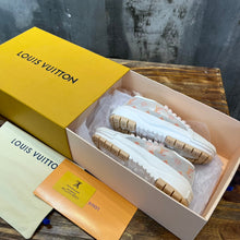 Load image into Gallery viewer, Louis Vuitton Squad Sneakers