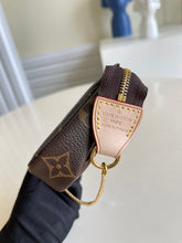 Load image into Gallery viewer, Louis Vuitton Mini Pochette Accessories Bag
