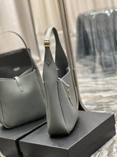 Load image into Gallery viewer, YSL LE 5 À 7 SOFT SMALL HOBO BAG IN SMOOTH LEATHER