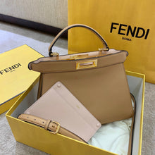 Load image into Gallery viewer, Fendi Peekaboo Small iseeu Bag