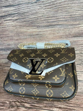 Load image into Gallery viewer, Louis Vuitton Passy Bag
