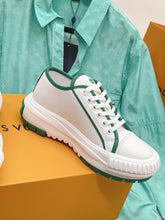Load image into Gallery viewer, Louis Vuitton Squad Sneakers